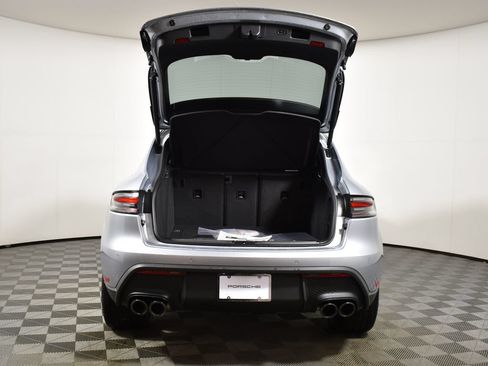 Used 2026 Porsche Macan AWD/4WD image 43