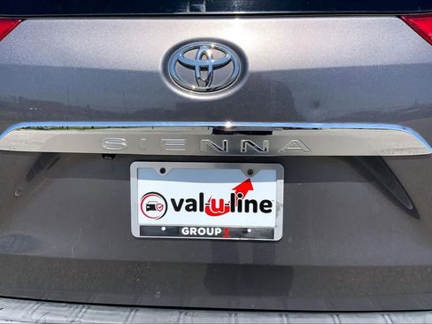 Used 2011 Toyota Sienna Limited w/ Premium Pkg FWD image 9