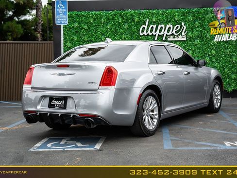 Used 2016 Chrysler 300 C RWD image 5