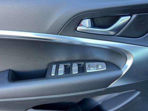 Used 2026 Genesis G70 2.5T image 13