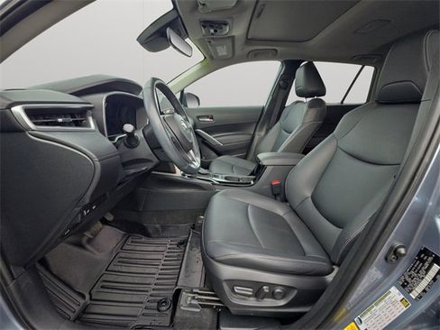 Used 2023 Toyota Corolla Cross XLE image 10