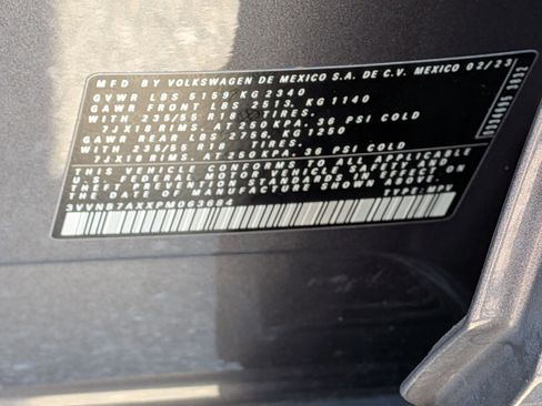 Used 2023 Volkswagen Tiguan SE w/ Panoramic Sunroof Package image 39