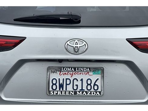 Used 2021 Toyota Highlander LE FWD image 47