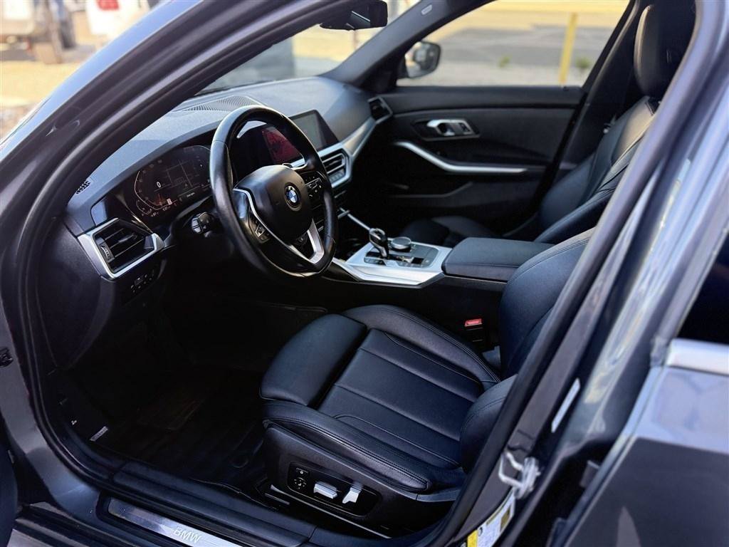 Used 2021 BMW 330i xDrive Sedan AWD/4WD image 17
