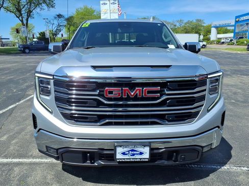 Used 2022 GMC Sierra 1500 SLT w/ SLT Convenience Package AWD/4WD image 2