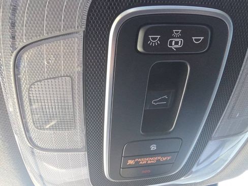Used 2022 Hyundai Elantra Limited w/ Preferred Accessory Package FWD image 21