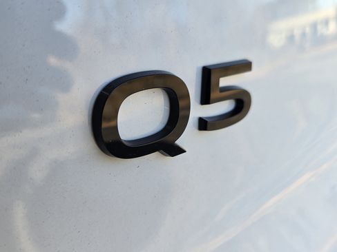 New 2025 Audi Q5 Premium image 11