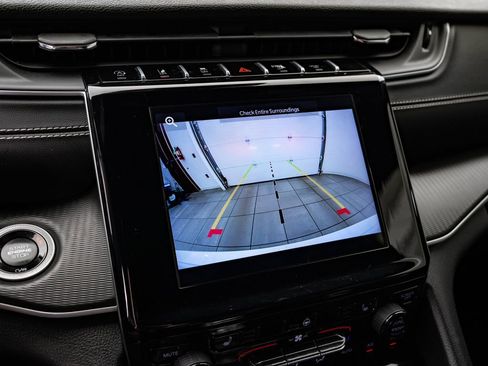 Used 2024 Jeep Grand Cherokee Altitude image 33