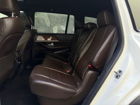 Used 2021 Mercedes-Benz GLS 450 4MATIC image 24