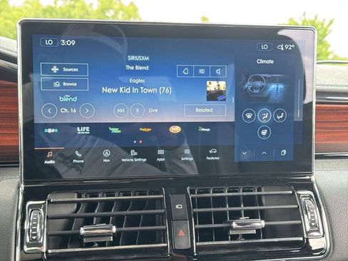 Used 2024 Lincoln Navigator Reserve AWD/4WD image 16