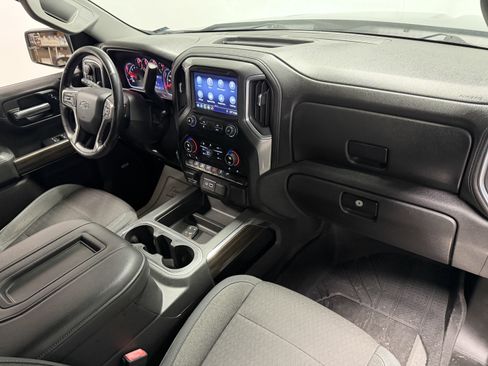 Used 2019 Chevrolet Silverado 1500 RST image 18