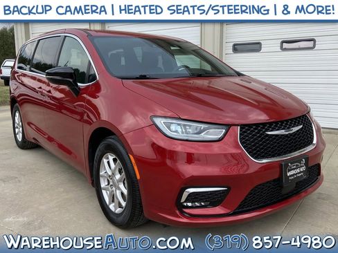Used 2025 Chrysler Pacifica Select FWD image 1