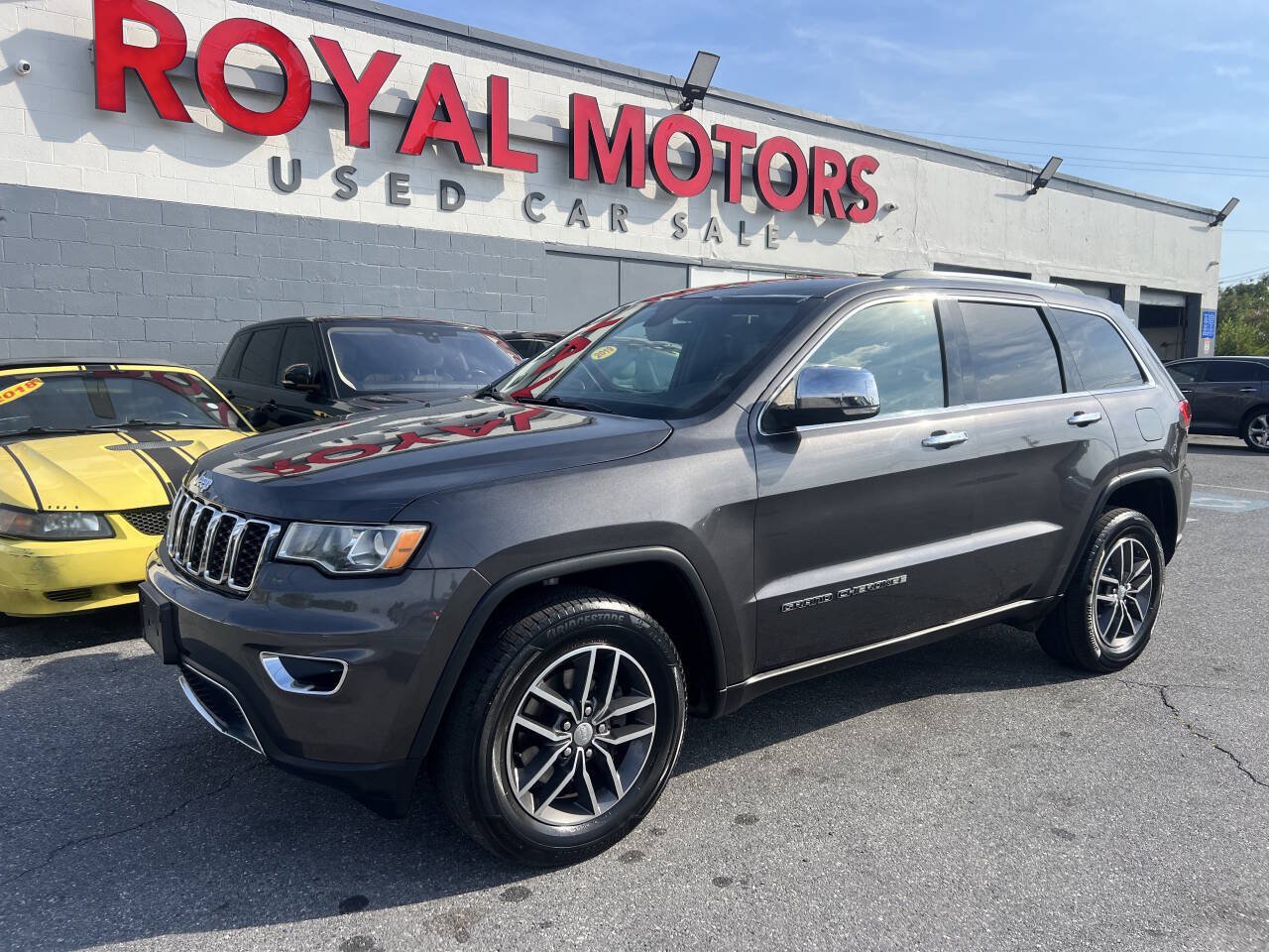 Used 2018 Jeep Grand Cherokee Limited AWD/4WD image 1