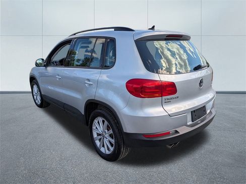 Used 2017 Volkswagen Tiguan S image 5