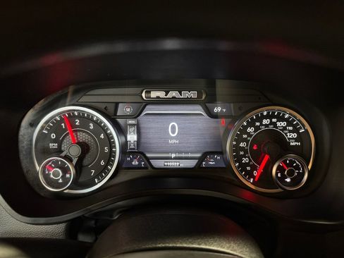 Used 2025 RAM 1500 Warlock AWD/4WD image 16