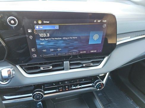 Used 2025 Chevrolet Equinox LT image 23