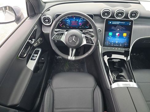 Used 2025 Mercedes-Benz GLC 300 4MATIC image 24