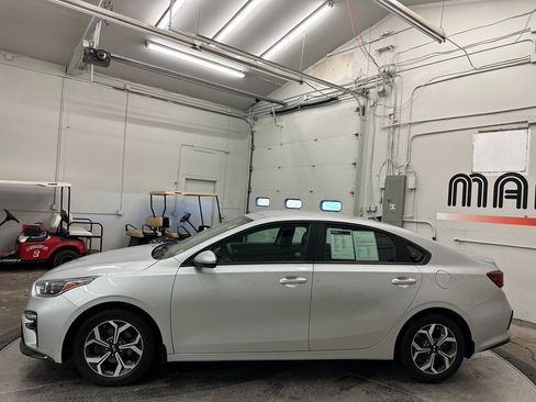 Used 2019 Kia Forte LXS image 11