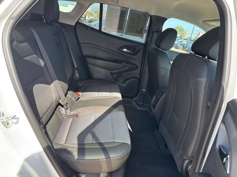 Used 2025 Chevrolet Trax LT FWD image 24