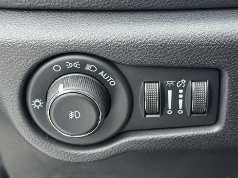 Used 2022 Chrysler Pacifica Touring-L w/ S Appearance Package image 13