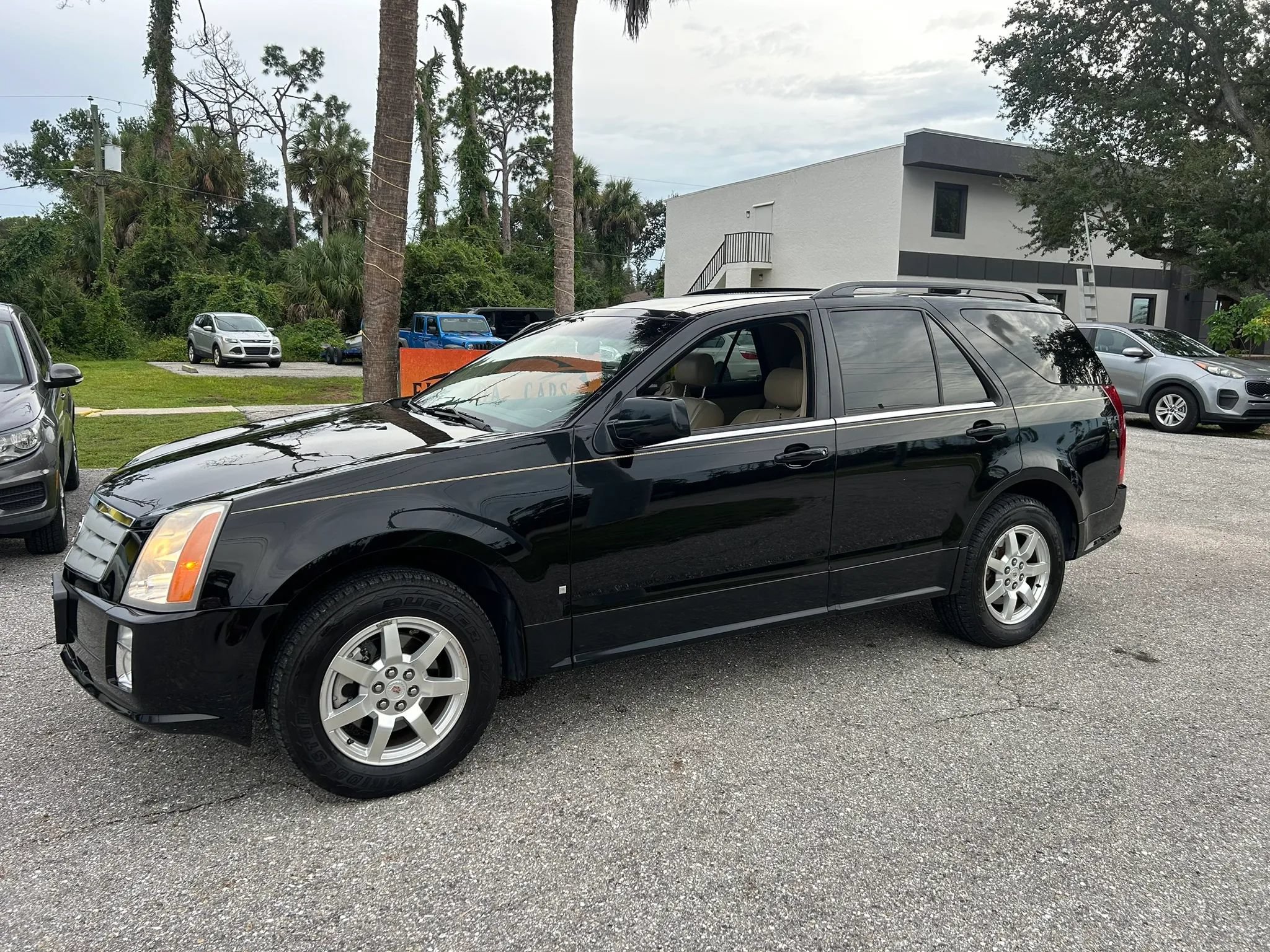 Used 2008 Cadillac SRX AWD w/ Utility Package image 4
