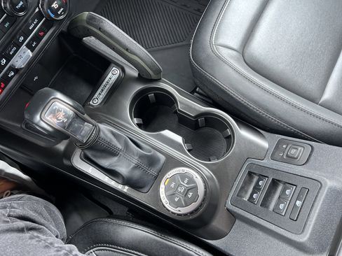 Used 2023 Ford Bronco Everglades image 24