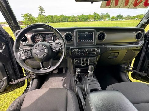 Used 2022 Jeep Wrangler Unlimited Sport AWD/4WD image 13
