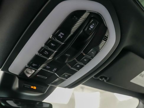 New 2026 Porsche Macan image 28