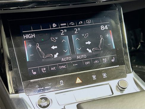 Used 2024 Audi Q8 e-tron Premium Plus image 18