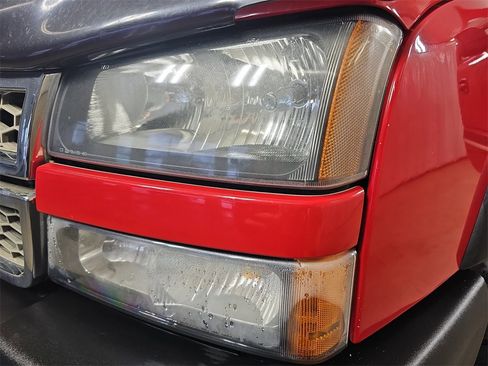 Used 2005 Chevrolet Silverado 2500 LS image 31