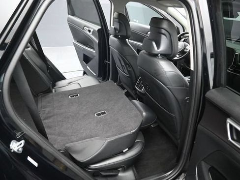 Used 2025 Kia Sportage EX FWD image 31