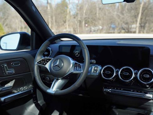 Used 2026 Mercedes-Benz GLB 250 4MATIC image 26
