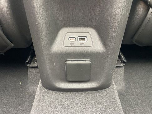 Used 2021 Buick Envision Avenir w/ Technology Package II image 37