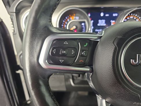 Used 2018 Jeep Wrangler Unlimited Sahara AWD/4WD image 21