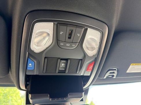 Used 2025 RAM 2500 Big Horn AWD/4WD image 32