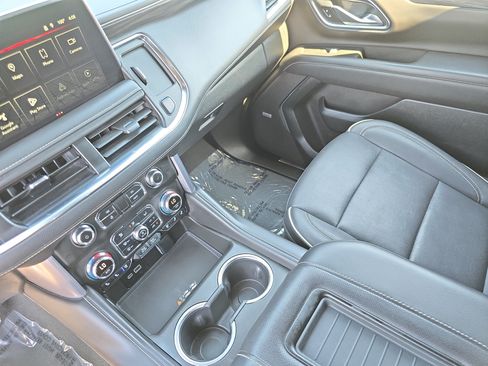 Used 2024 GMC Yukon SLT RWD image 23