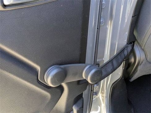 Used 2021 Jeep Gladiator Sport image 30