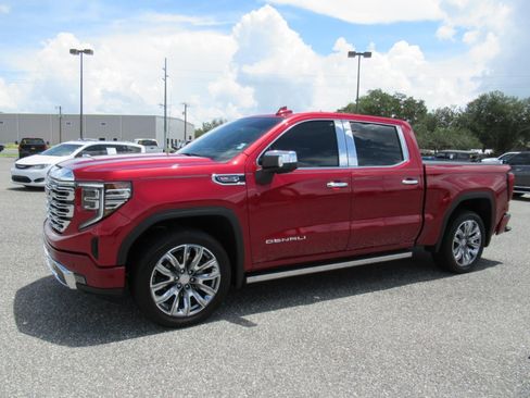 Used 2024 GMC Sierra 1500 Denali AWD/4WD image 4
