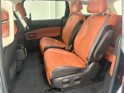 Used 2022 Kia Carnival SX Prestige image 13