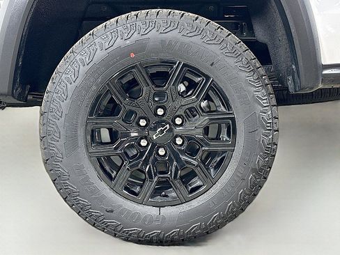 Used 2025 Chevrolet Colorado Trail Boss image 25