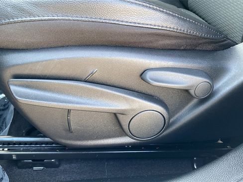 Used 2024 Jeep Compass Latitude image 23