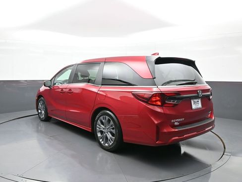 Used 2025 Honda Odyssey Touring image 8