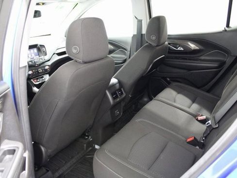 Used 2024 GMC Terrain SLE w/ Driver Convenience Package image 17