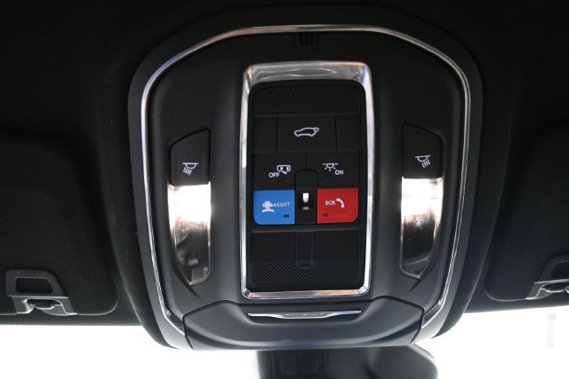 Used 2025 Jeep Grand Cherokee Altitude AWD/4WD image 30