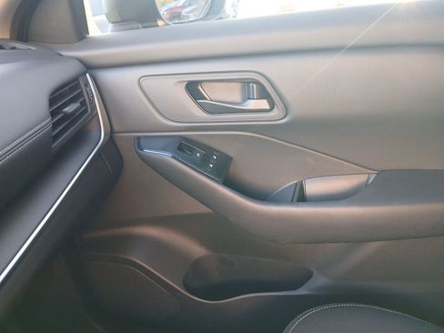 Certified 2025 Nissan Rogue S image 15