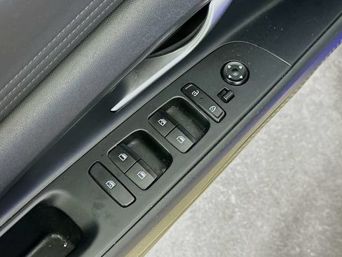 Used 2024 Hyundai Elantra Limited FWD image 20