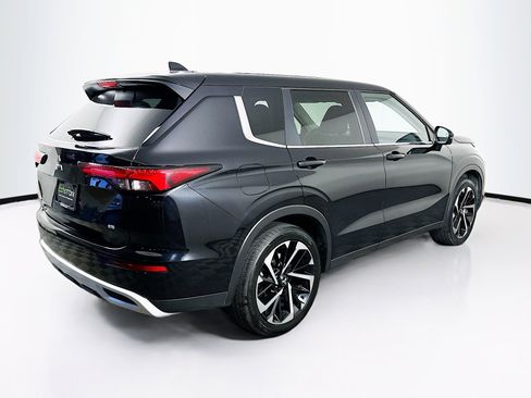 Used 2024 Mitsubishi Outlander SE image 9