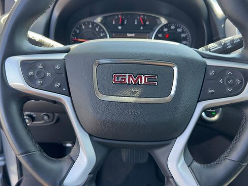 Used 2024 GMC Terrain SLT AWD/4WD image 15
