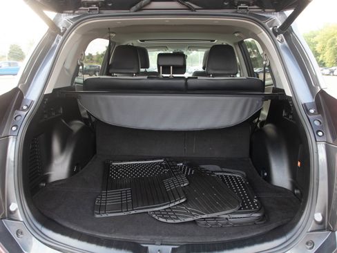 Used 2017 Toyota RAV4 Platinum FWD image 9