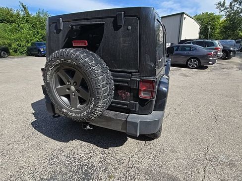 Used 2011 Jeep Wrangler Unlimited Sport AWD/4WD image 7